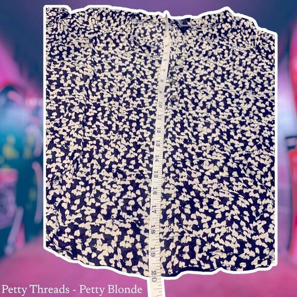 Forever 21 Black and White heart Print Blouse Sheer Quarter sleeve top- Size Lg - Picture 8 of 8